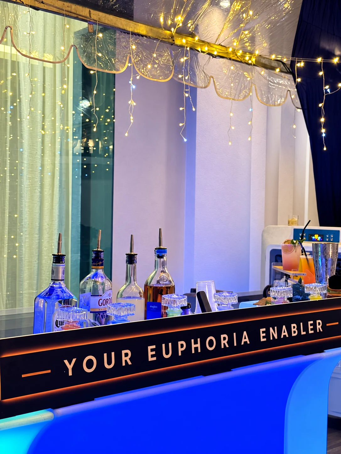 A clean Vibe N Pour bar setup ready for service.